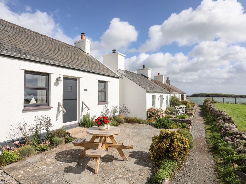 Anglesey Pet Friendly Beach Cottages Dog Friendly Holidays